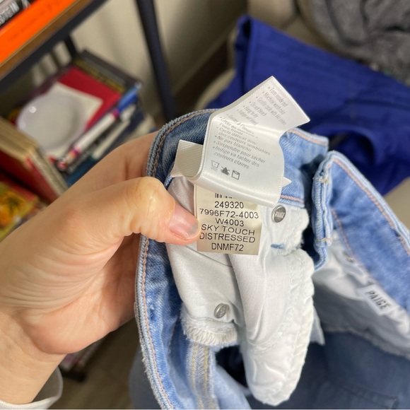 Paige Genevieve Sky Touch Distressed  - Size 26 - NWOT - Raw Hem RN#27002 - Picture 4 of 12